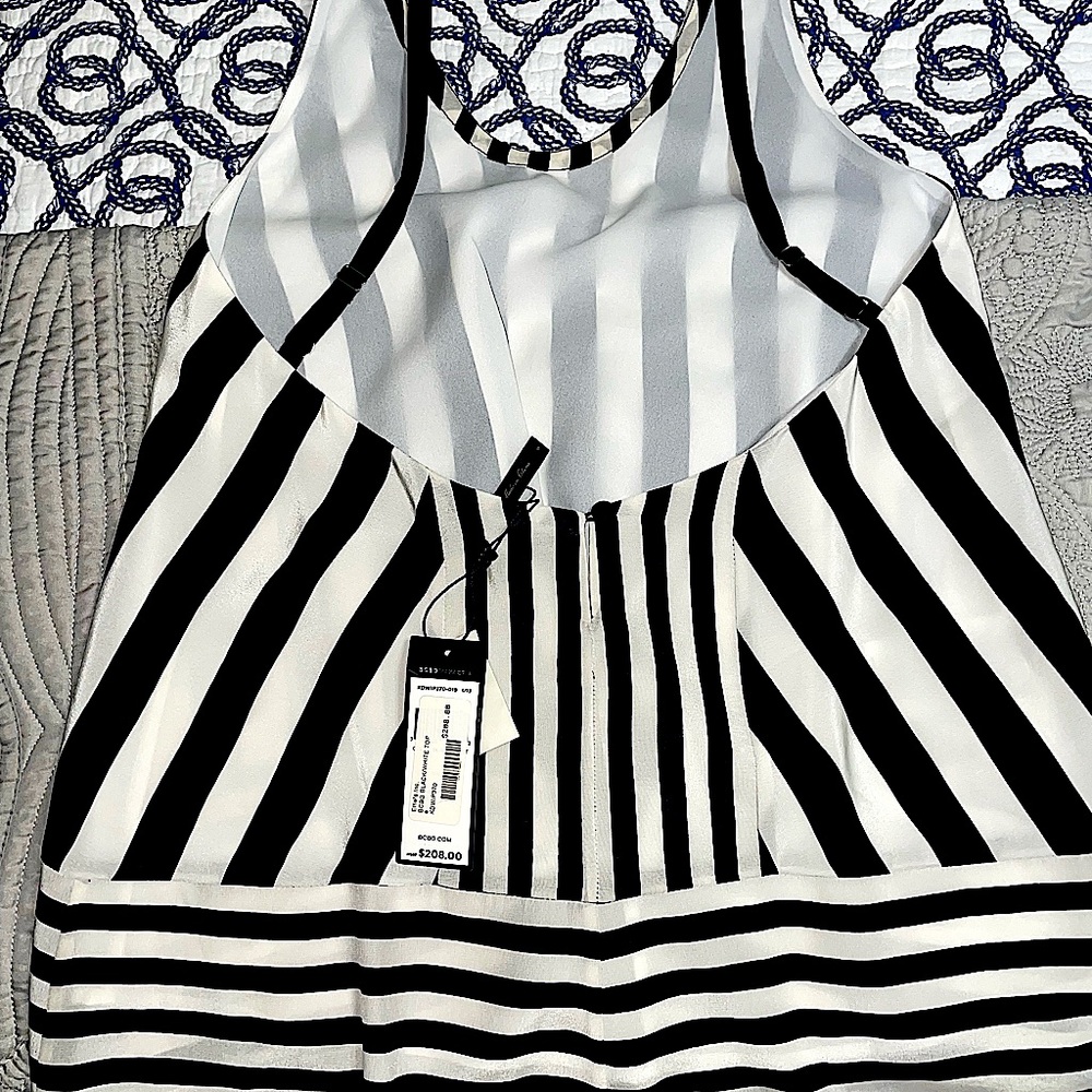 NWT BCBG white and black striped top! Read description! MAKE AN OFFER! 🤩❤️👀😍